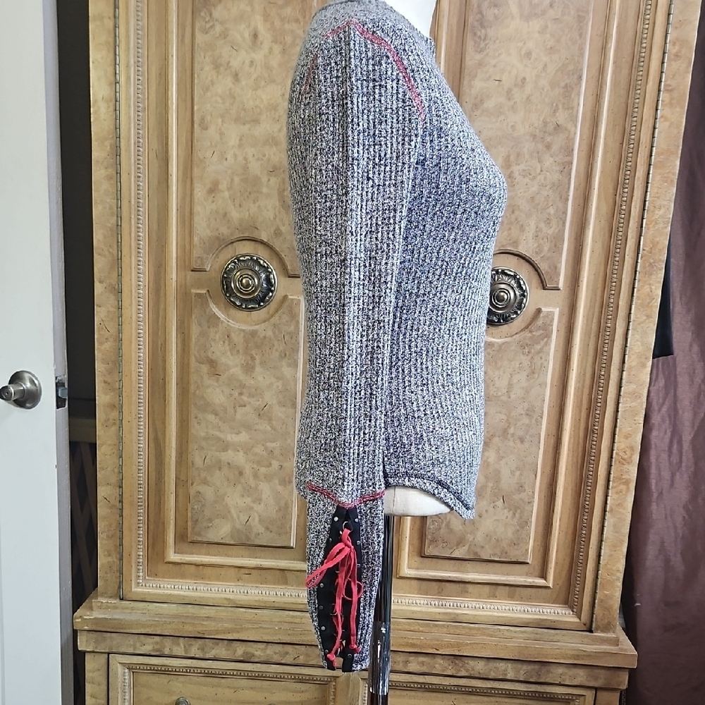 FP Movement by Free People Textured Gray Long Sleeve Top with Red Lacing Details - Picture 4 of 8